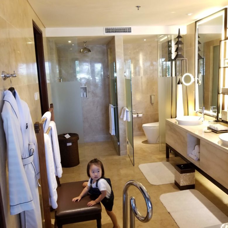 セントレジスバリ バリ島 最高級ホテル SPGアメックス ポイント 無料宿泊 マリオット オーキッドエグゼクティブスイート バスルーム