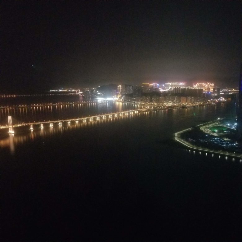 セントレジス珠海のスイートルームからのマカオコタイ方面の夜景