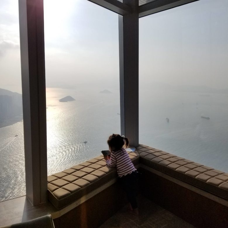 リッツカールトン香港のデラックス・スイートの展望窓