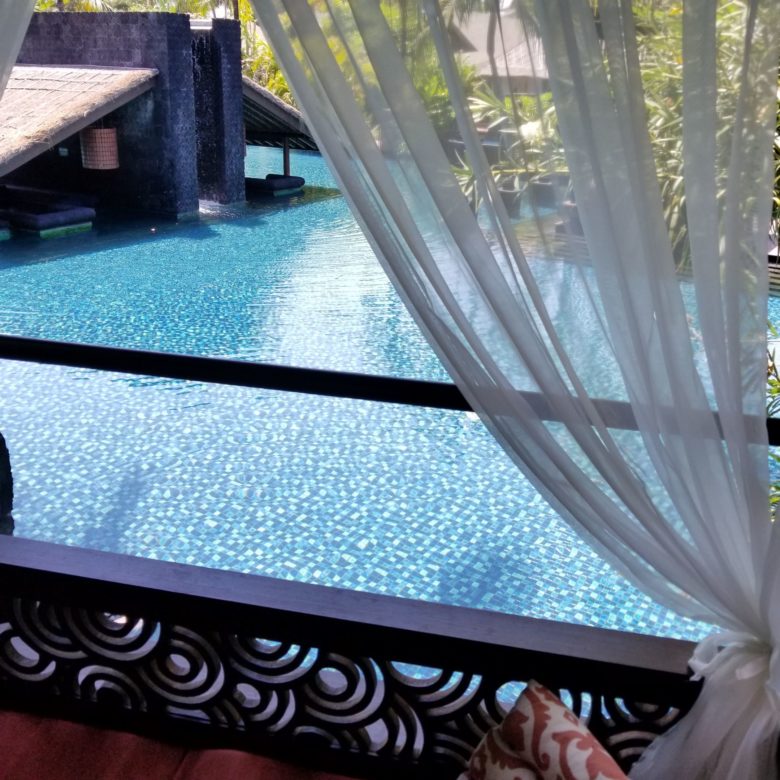 セントレジスバリ バリ島 最高級ホテル SPGアメックス ポイント 無料宿泊 マリオット ラグーンヴィラ ガゼボ ラグーン