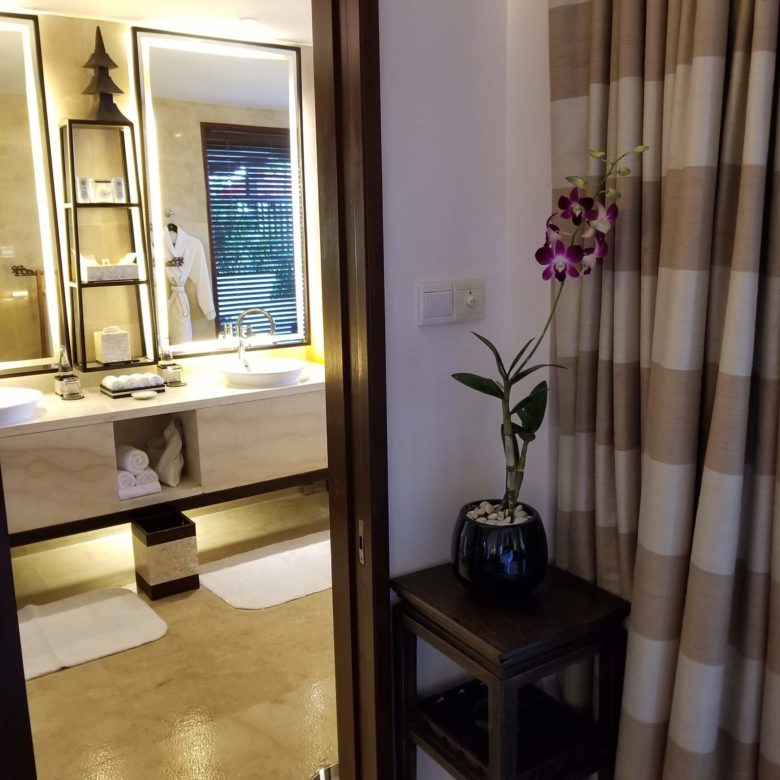セントレジスバリ バリ島 最高級ホテル SPGアメックス ポイント 無料宿泊 マリオット オーキッドエグゼクティブスイート 洗面所