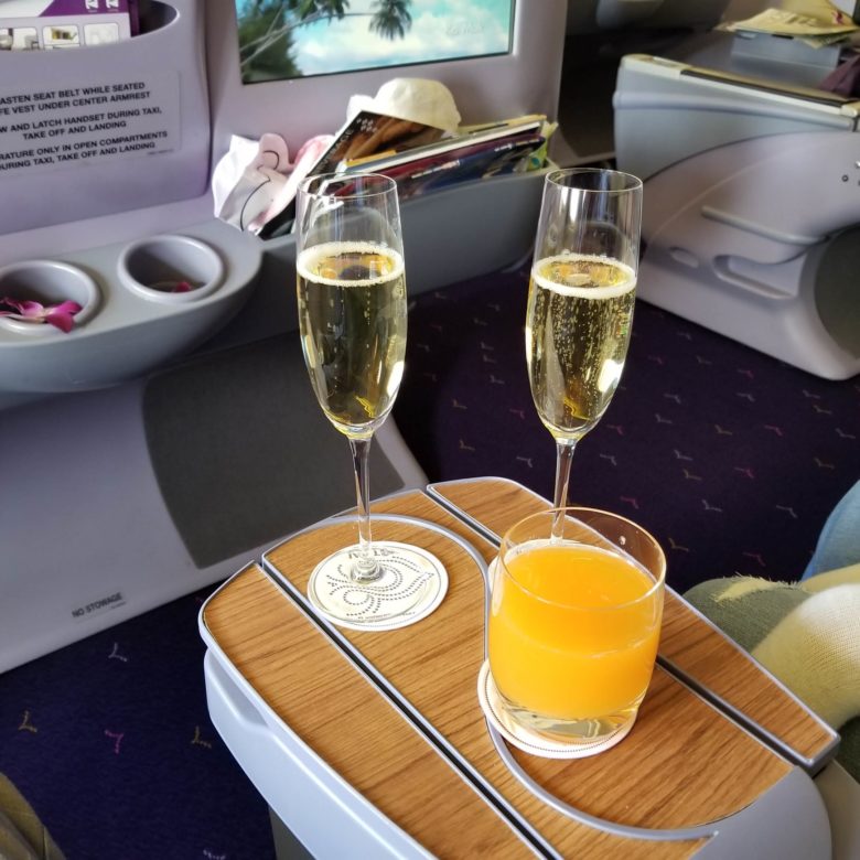 タイ航空 ロイヤルシルククラス ビジネスクラス ANAマイル スターアライアンス シャンパン
