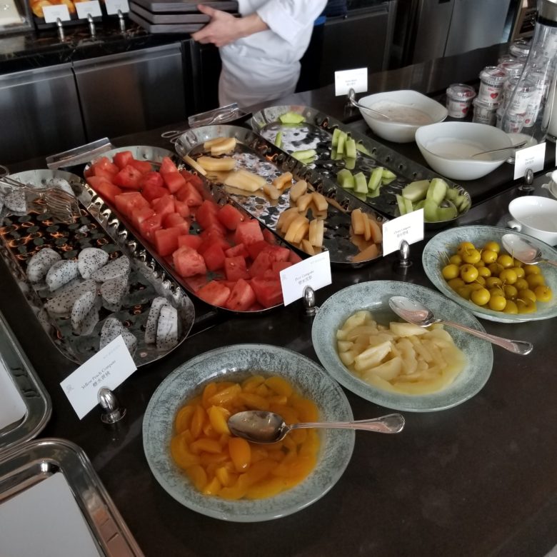 セントレジス珠海の朝食バフェのフルーツ類