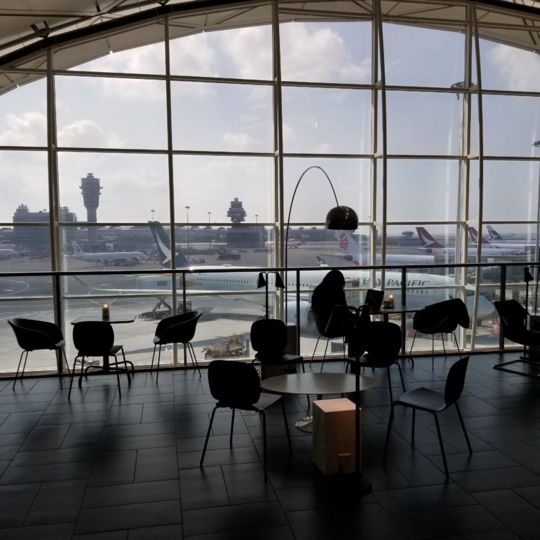 香港国際空港のセンチュリオンラウンジの窓からの景色