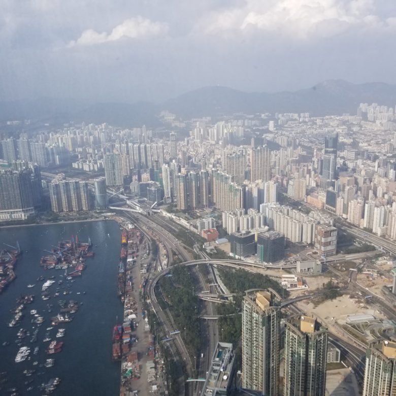 リッツカールトン香港のラウンジから見下ろす香港の街