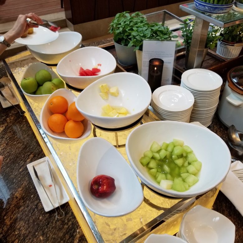 コンラッド香港の朝食のフルーツ