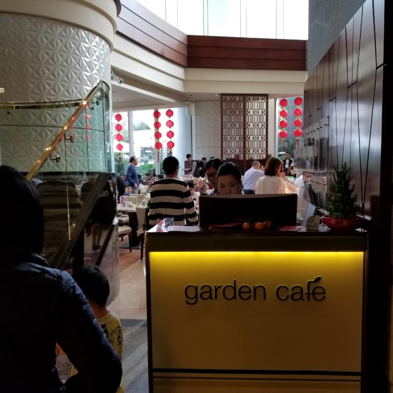 コンラッド香港の朝食会場ガーデンカフェ