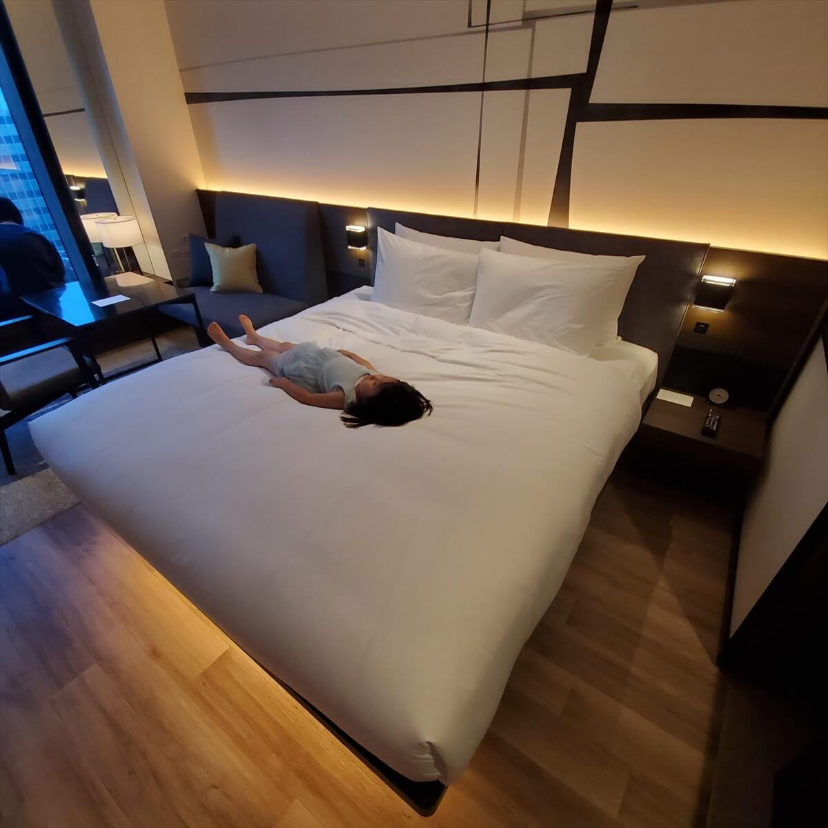 ACホテル銀座のプレミアスーペリアキングのベッド