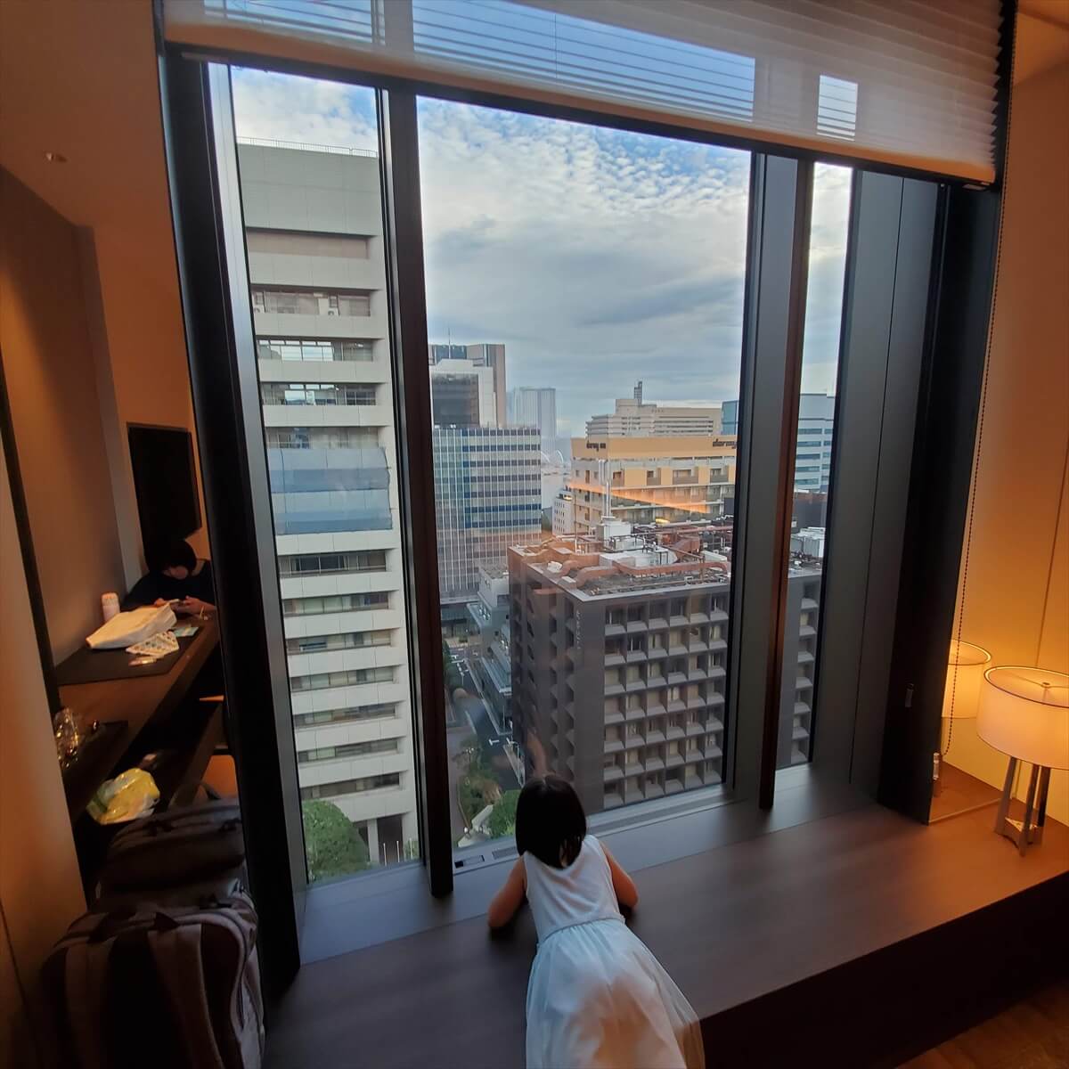 ACホテル銀座の13階プレミアスーペリアキングの部屋の窓からの景色